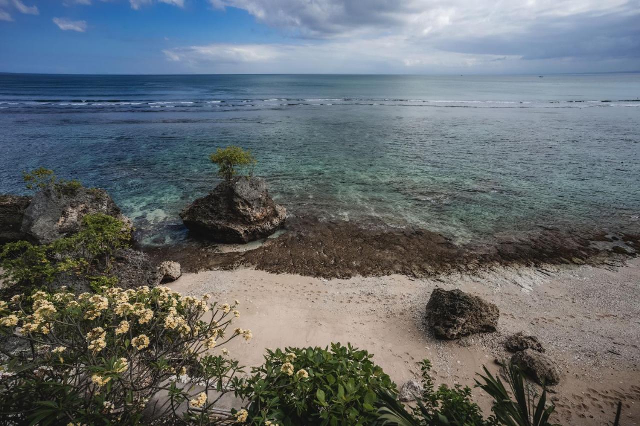 Villa Deeksha Uluwatu Exteriör bild