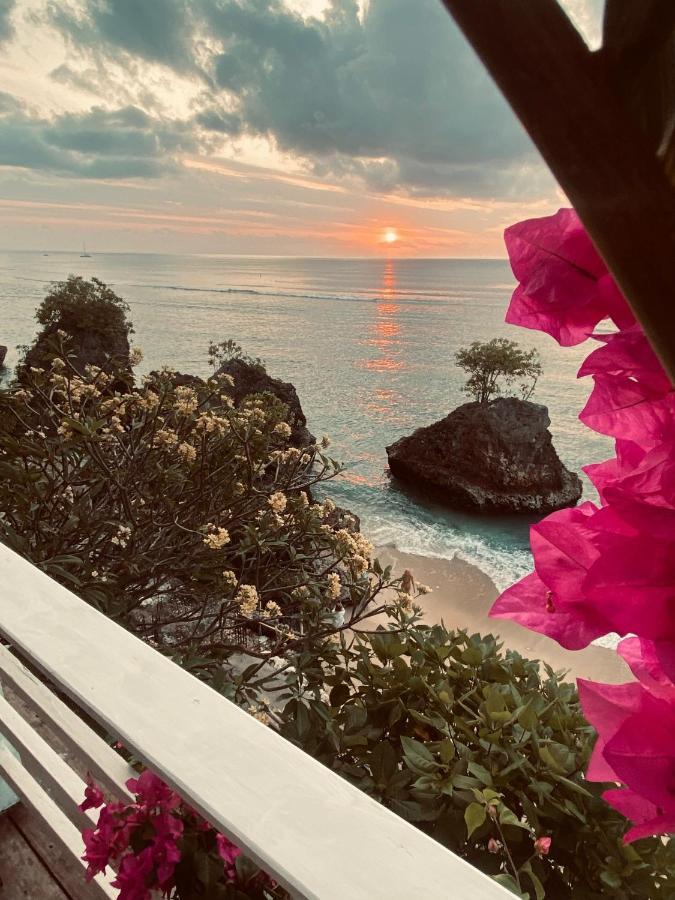 Villa Deeksha Uluwatu Exteriör bild